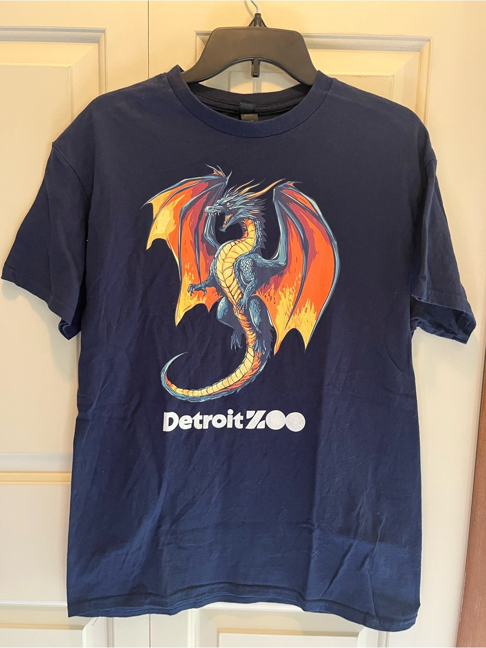 Women’s Gildan Navy Tee Detroit Zoo with Dragon Graphic size Medium